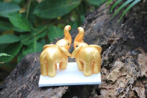 Picture of Elephant Wedding Cake Topper