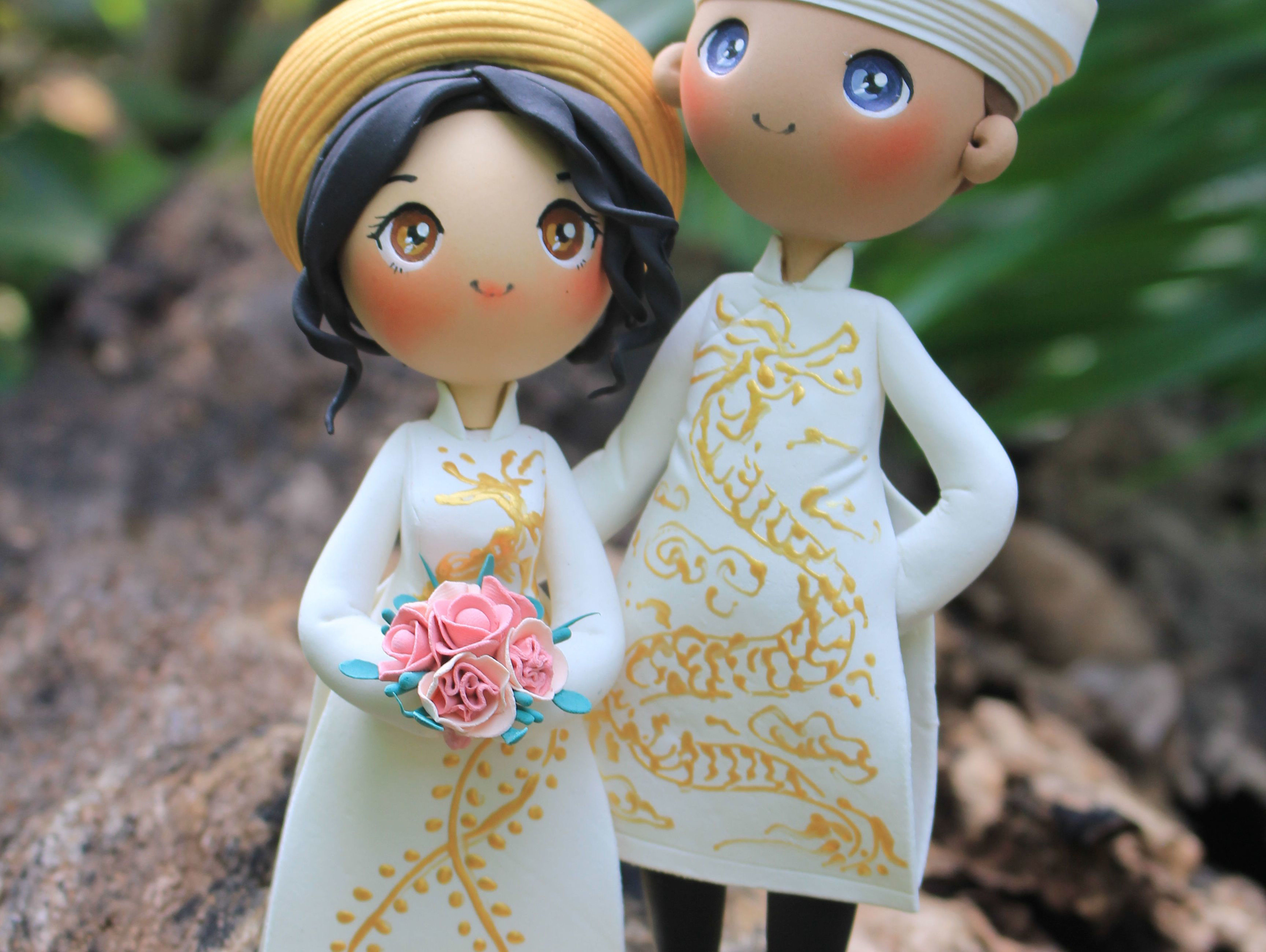 Picture of Ao Dai Wedding Cake Topper