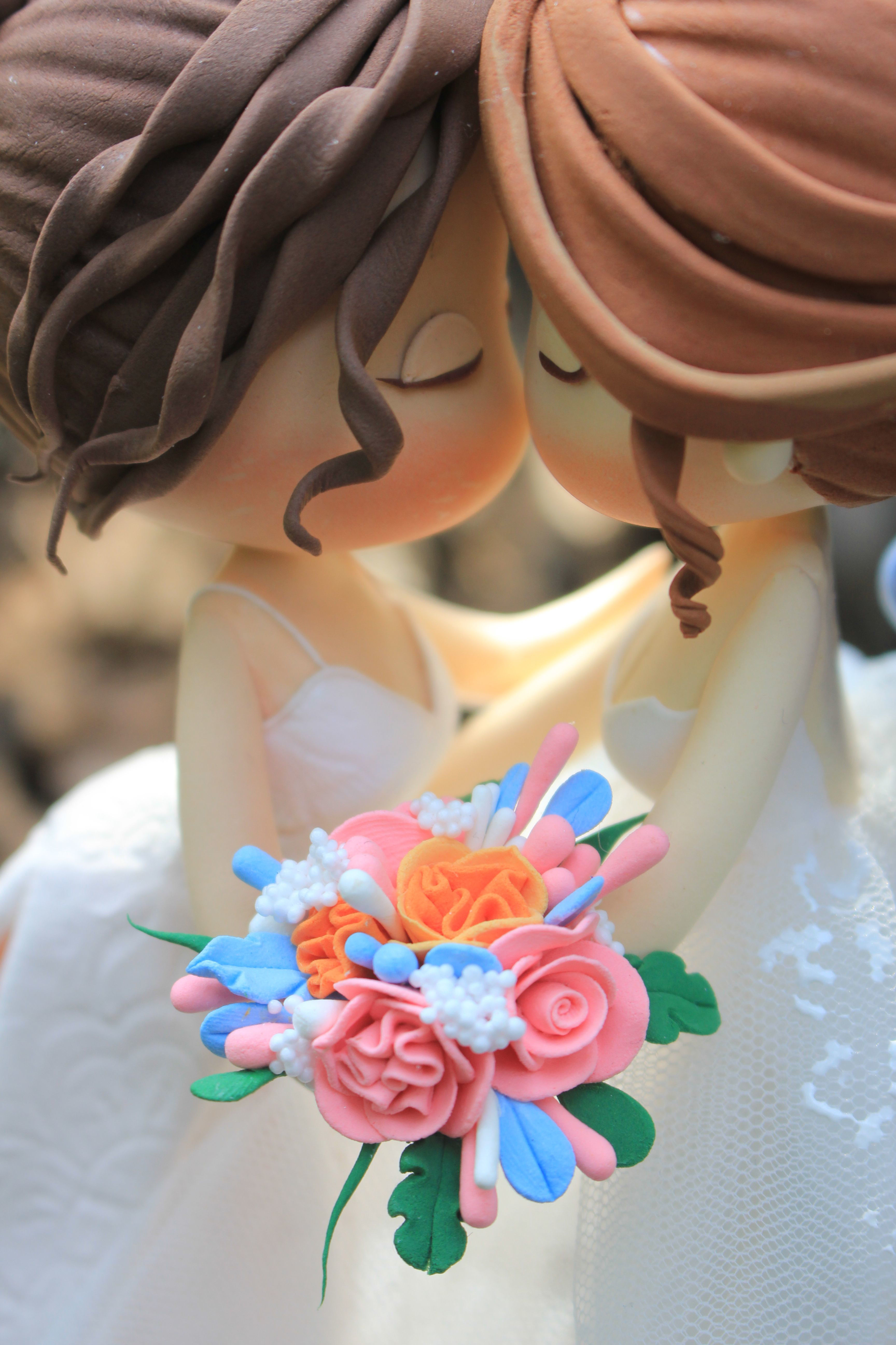 Mrs and Mrs cake topper Lesbian wedding cake topper 2 Bride cake topper Lesbian cake topper with surname and personalized hairstyle L008