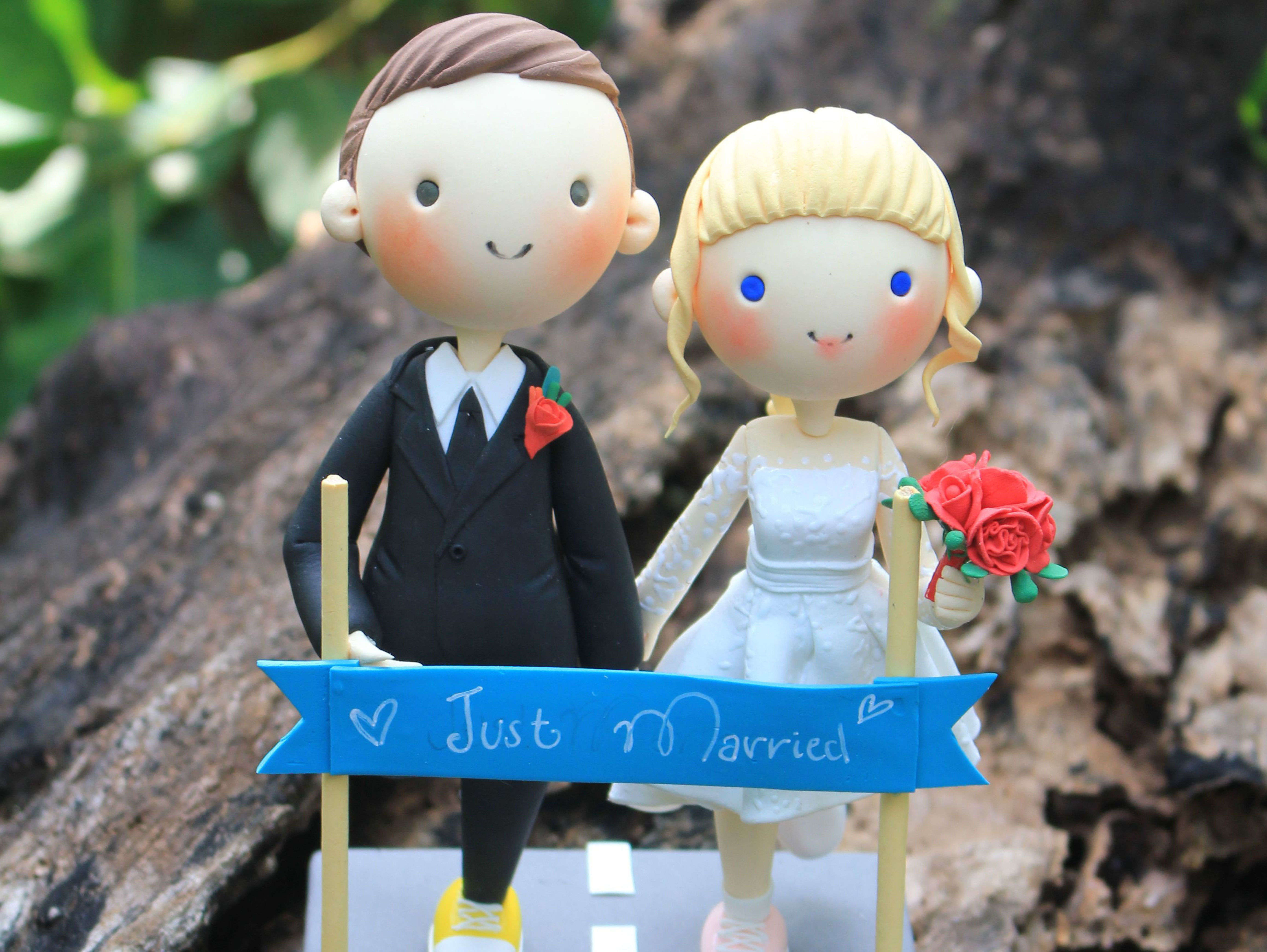 Picture of Marathon Wedding Cake Topper