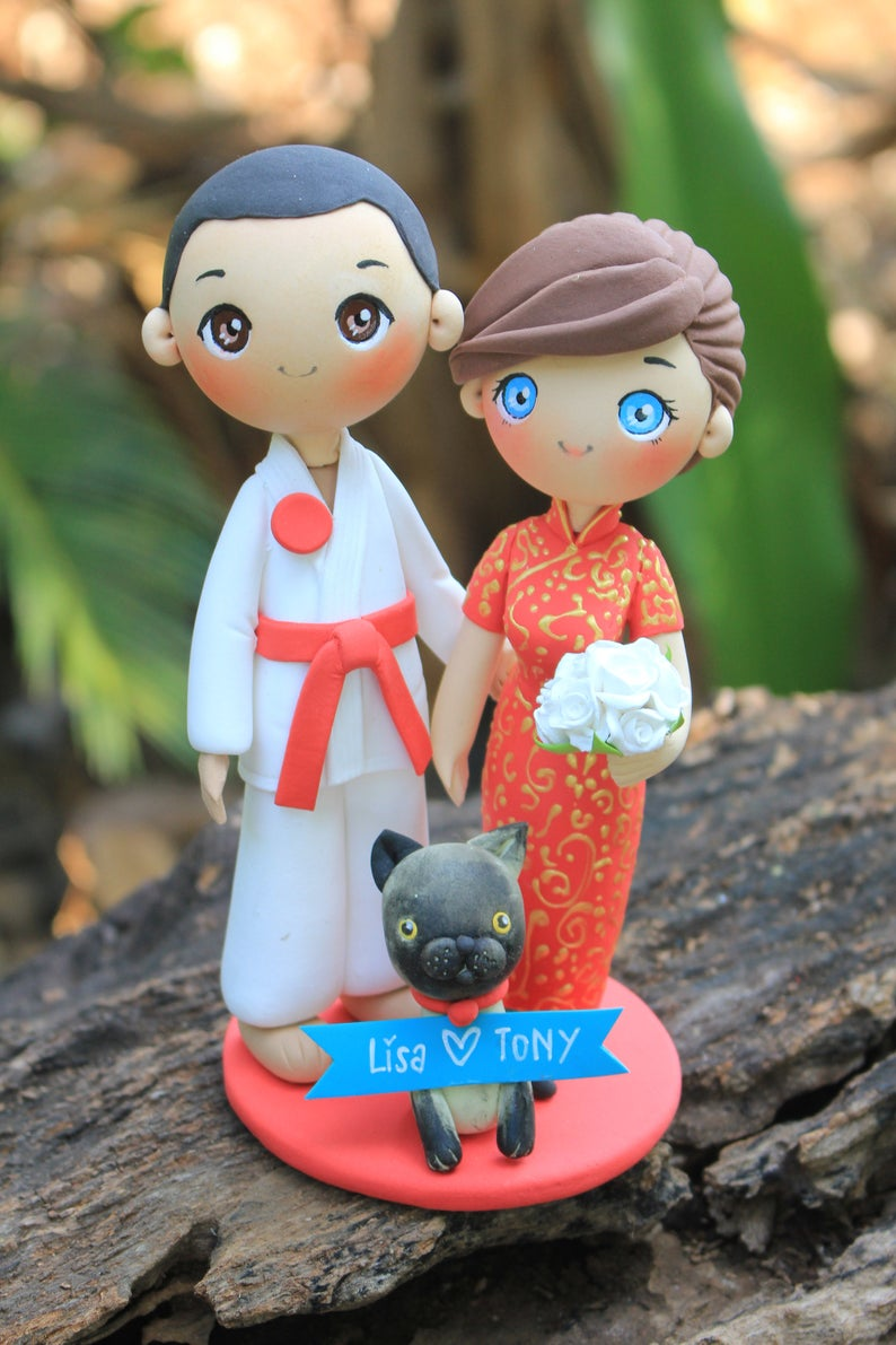 Picture of Japanese & Chinese wedding cake topper, Japanese Aikido groom, Traditional Chinese bride