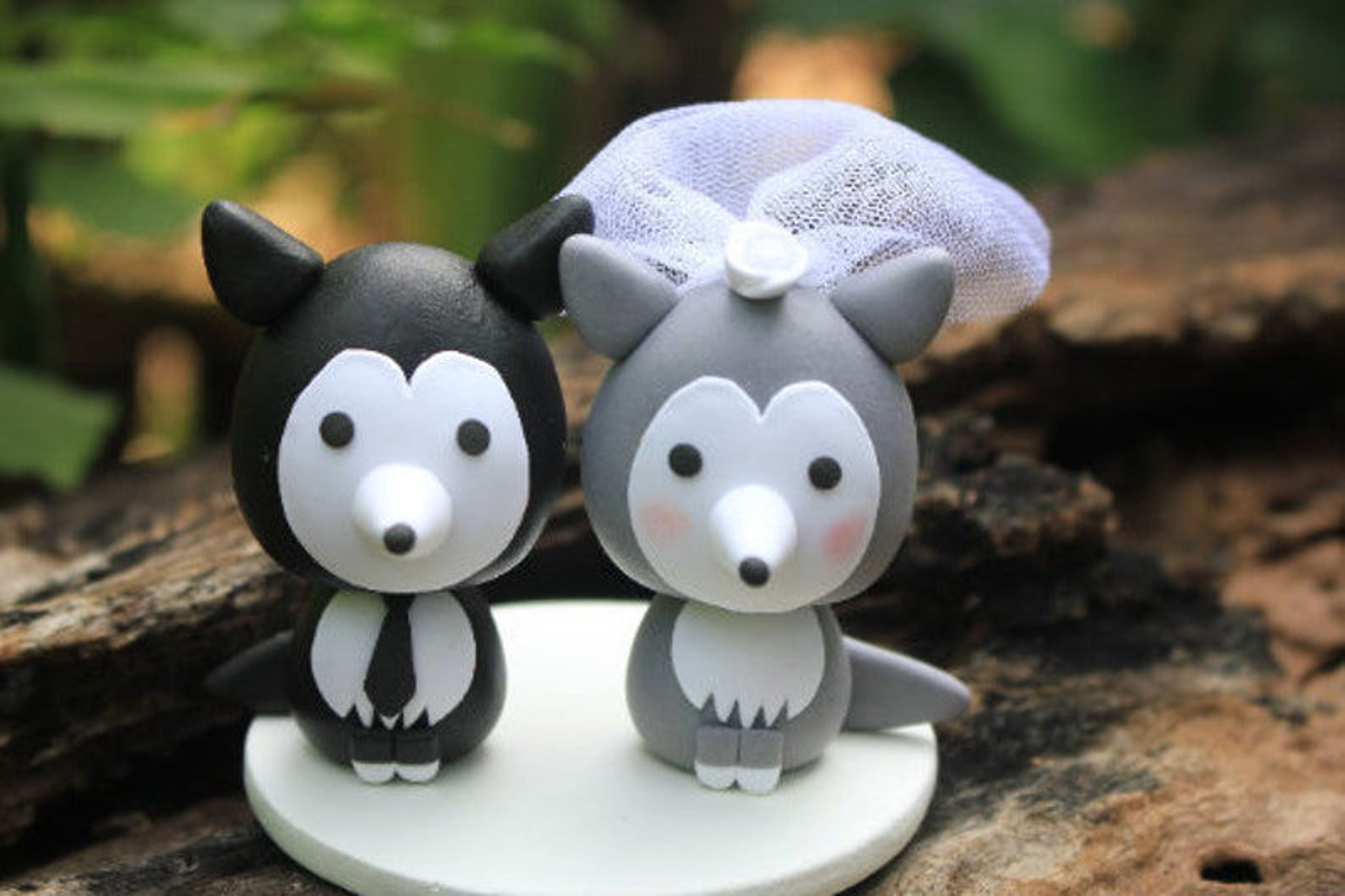 Picture of Husky Wedding Cake Topper, Dog wedding cake topper - CLEARANCE