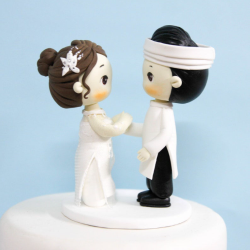 Picture of White Ao dai Wedding Cake Topper, Traditional Vietnam Bride & Groom Topper