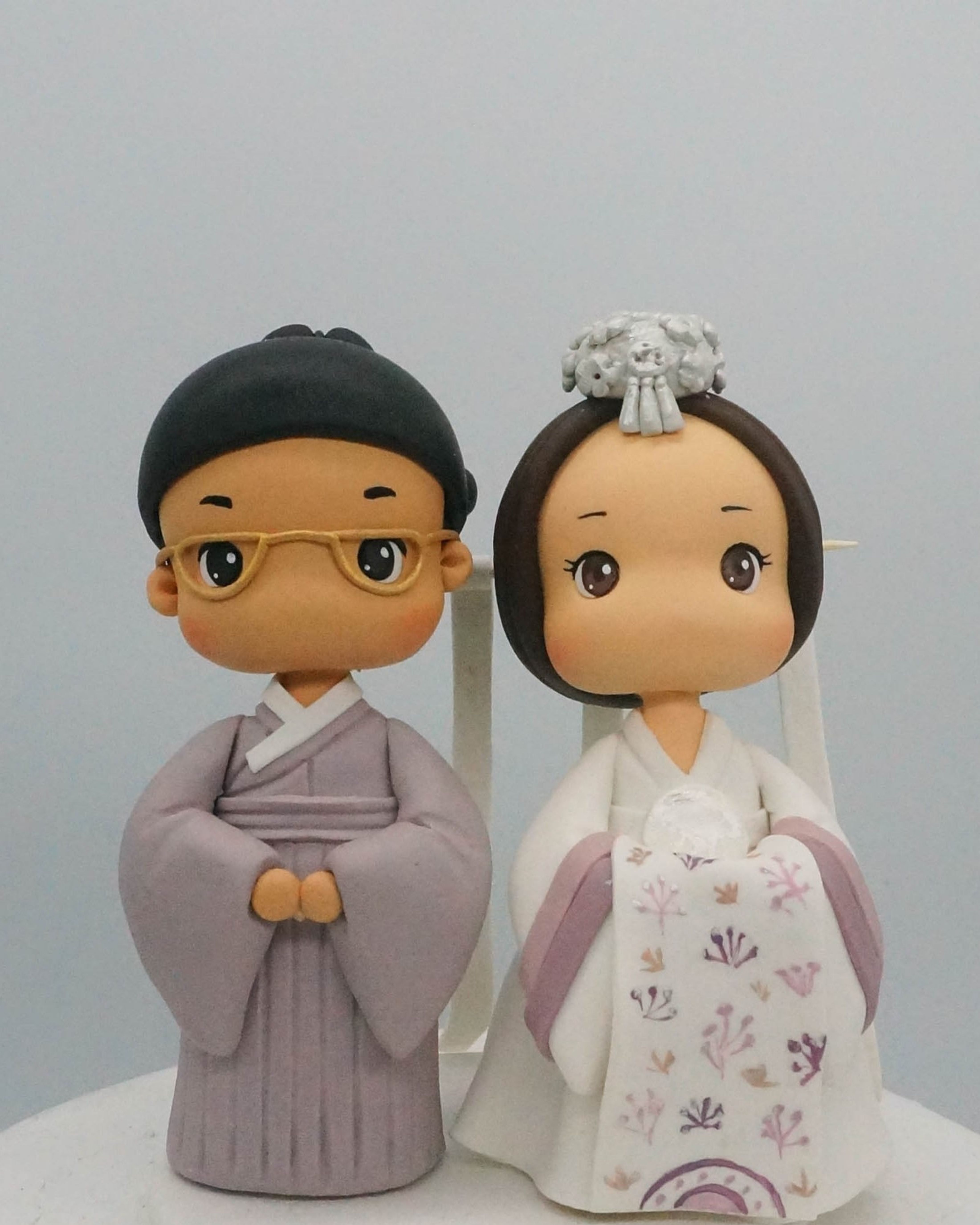 Picture of Royal Korea Hanbok wedding cake topper, Silver Anniversary wedding cake topper